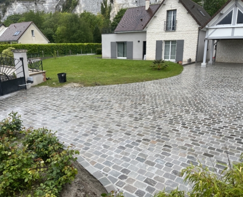 Aménagement extérieur : Rénovation d'un parking en pavé à Caumont dans l'Eure (27)